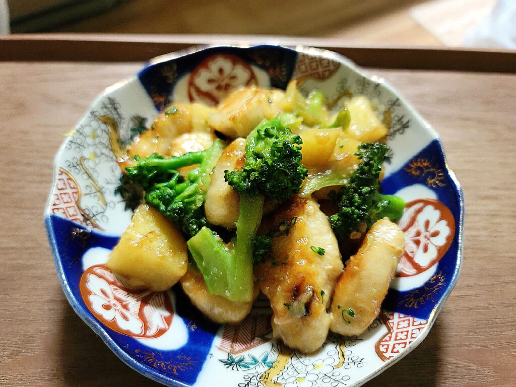 新じゃがと鶏肉の醤油マヨ炒め