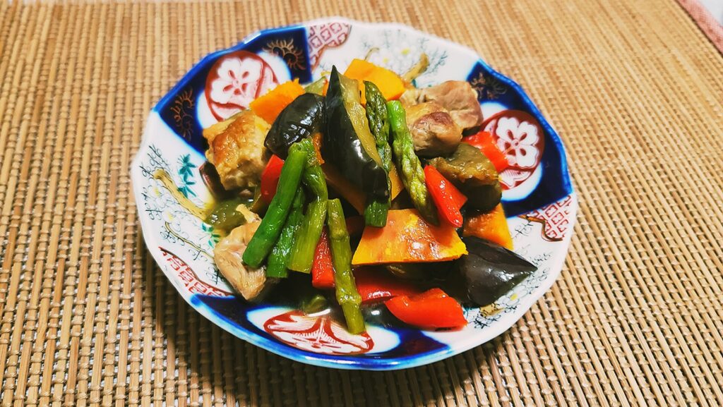 鶏もも肉とたっぷり夏野菜の炒め煮