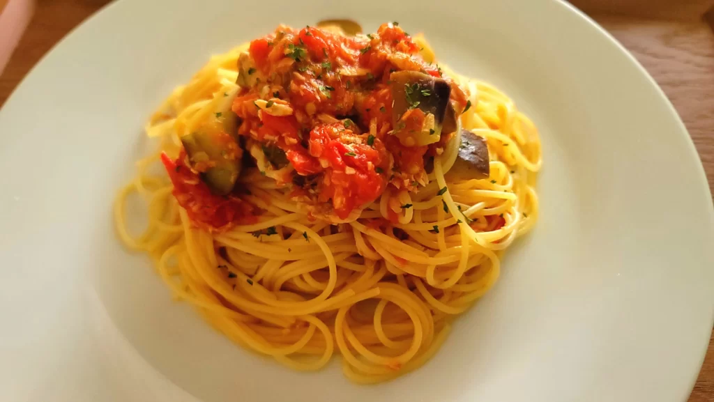 ナスとツナのトマトパスタ